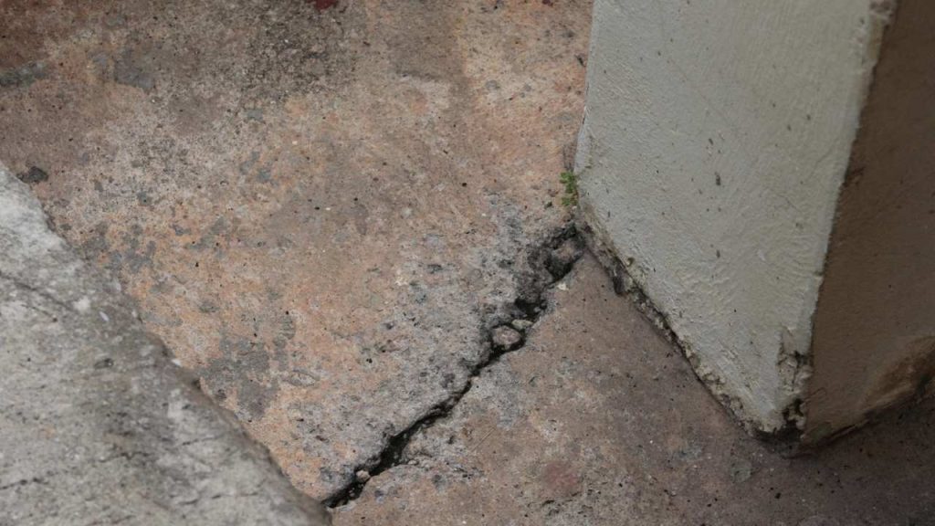 Foundation cracks