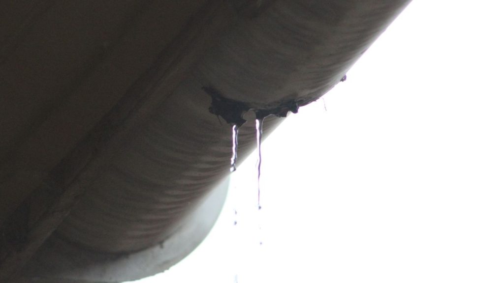 Gutter leak
